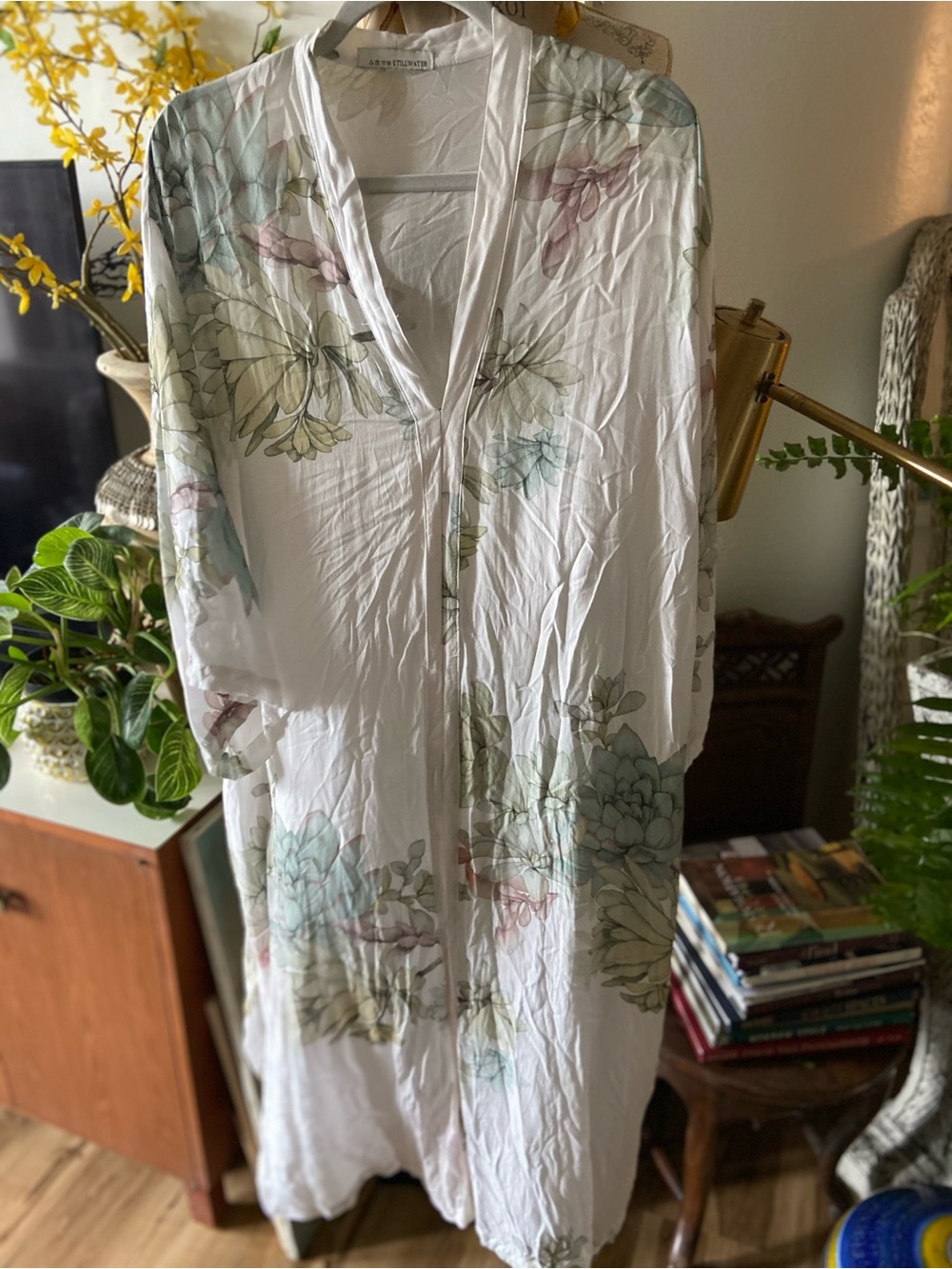 Stillwater White Maxi Dress with Pastel Floral Print, l-xl with pockets,